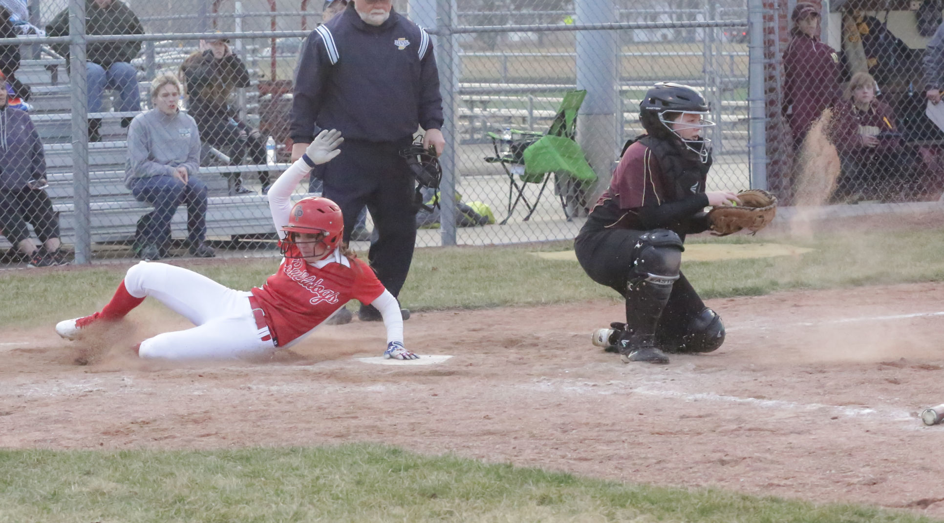 Gallery Bulldogs vs Trojans in softball